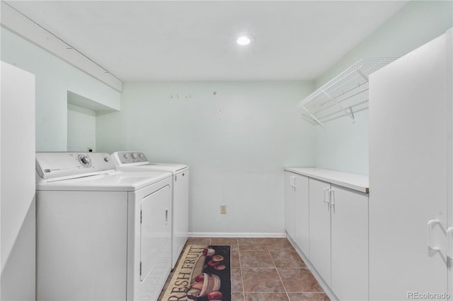 16308 E Wyoming Dr, Aurora, CO 80017 - laundry room with washing machine and dryer and baseboards