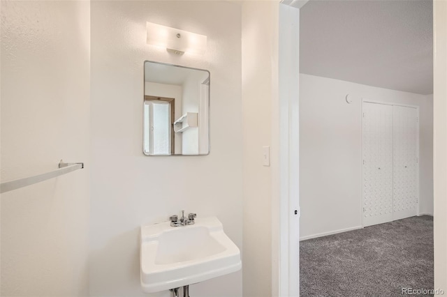 bathroom featuring sink