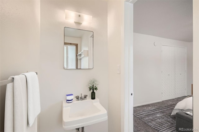 bathroom featuring sink