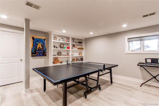 rec room featuring baseboards, visible vents, and recessed lighting