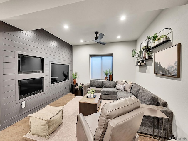 6736 S Flanders Ct, Aurora, CO 80016 - living area featuring wood finished floors, a ceiling fan, and recessed lighting