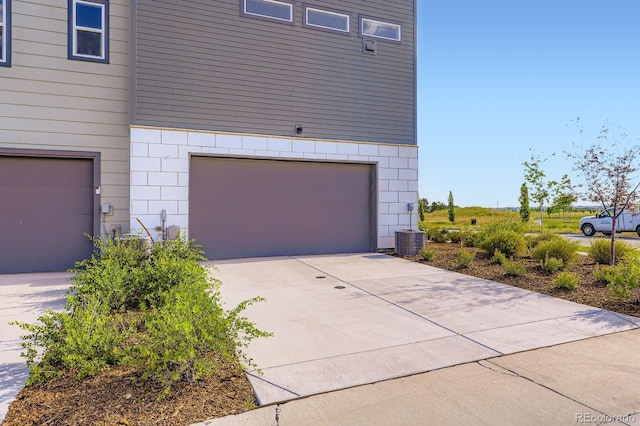 9436 E 57h Ave, Denver, CO 80238 - garage with driveway