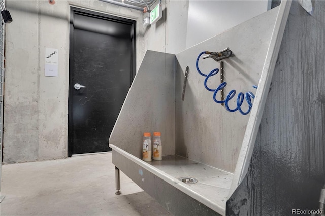 1300 N Ogden St Unit 304, Denver, CO 80218 - bathroom with concrete floors