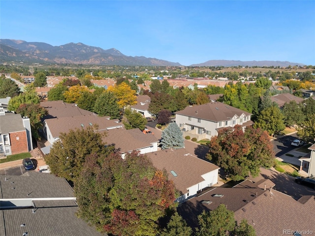 bird's eye view with a mountain view