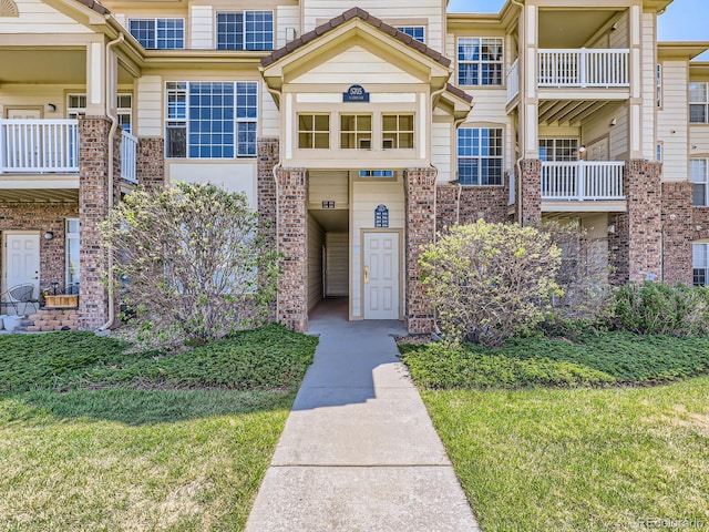 5705 N Genoa Way Unit 308, Aurora, CO 80019 - view of building exterior