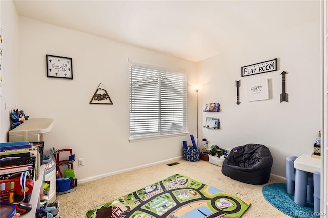 recreation room featuring carpet