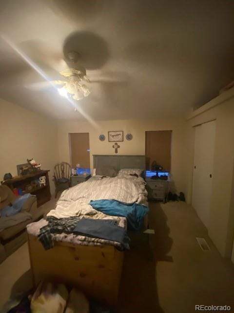 bedroom featuring ceiling fan