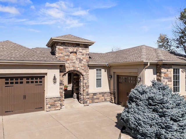 view of front of home featuring a garage