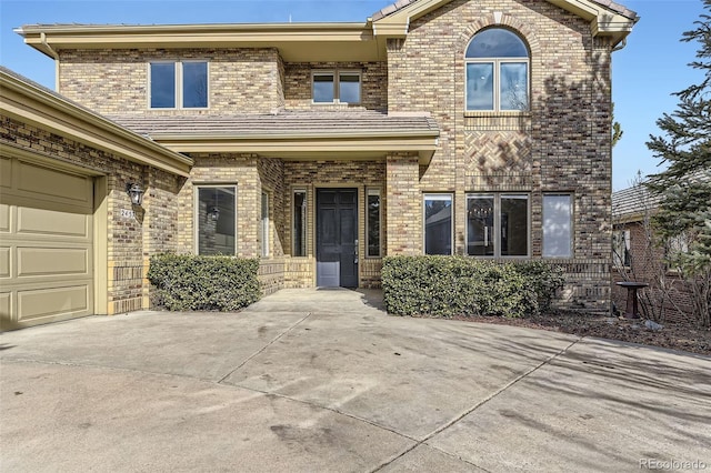 view of front facade with a garage