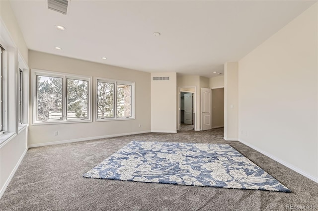 unfurnished room with carpet