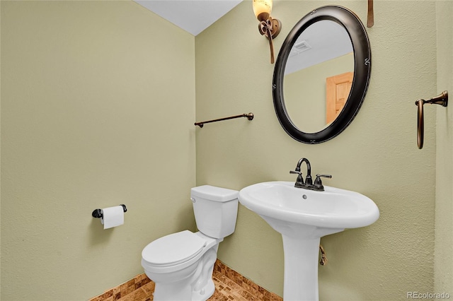 5722 W Chestnut Ave, Littleton, CO 80128 - half bath with toilet