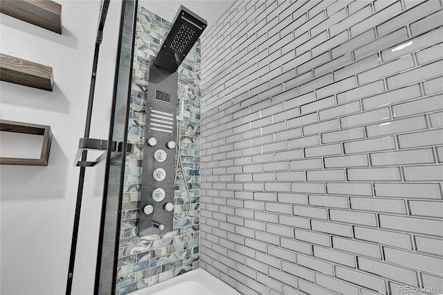5722 W Chestnut Ave, Littleton, CO 80128 - view of full bath