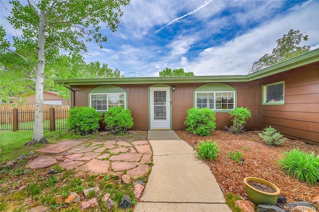 5722 W Chestnut Ave, Littleton, CO 80128 - entrance to property