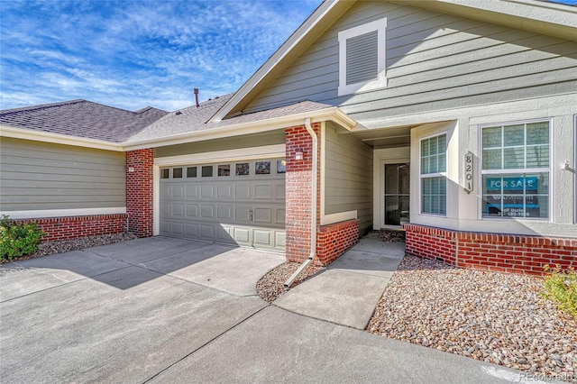 view of front facade with a garage