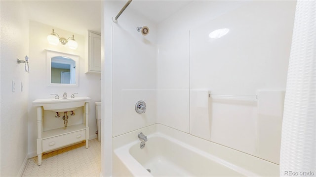 9629 Yukon Ct, Westminster, CO 80021 - full bath with shower / bathtub combination with curtain and baseboards