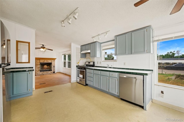 4813 Hot Springs Dr, Greeley, CO 80634 - photo 2