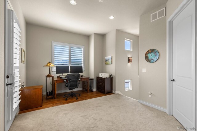 office with baseboards, carpet floors, visible vents, and recessed lighting