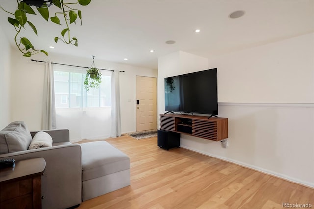 4994 S Independence Way, Littleton, CO 80123 - living area with light wood-style floors and recessed lighting