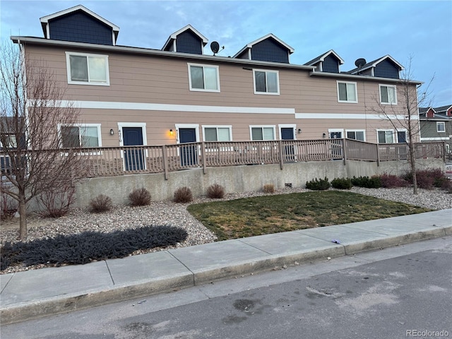 view of front of house with a front yard