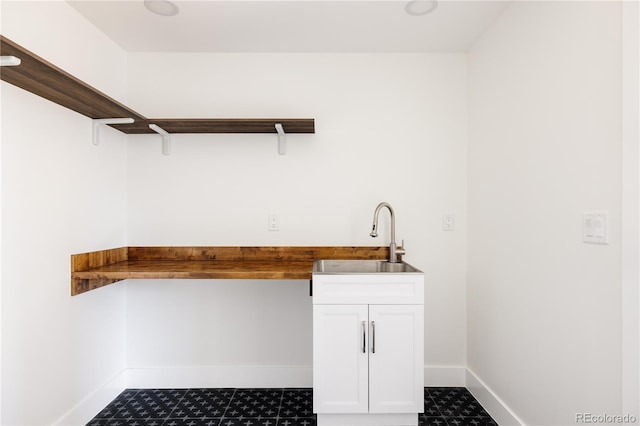 laundry room featuring sink