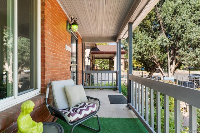 511 S Pennsylvania St, Denver, CO 80209 - view of porch