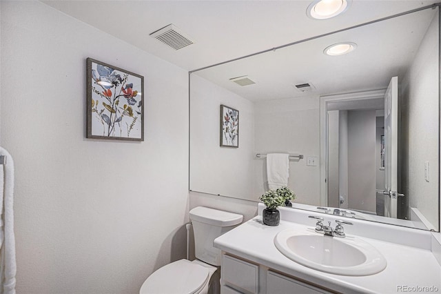8825 Fairview Oaks Pl, Lone Tree, CO 80124 - half bath with vanity and recessed lighting