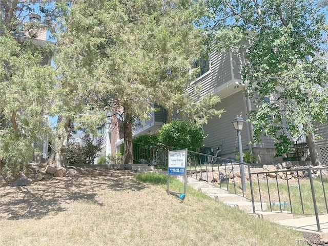 56 S Nome St, Aurora, CO 80012 - view of yard
