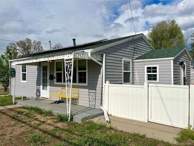 view of front facade featuring a porch