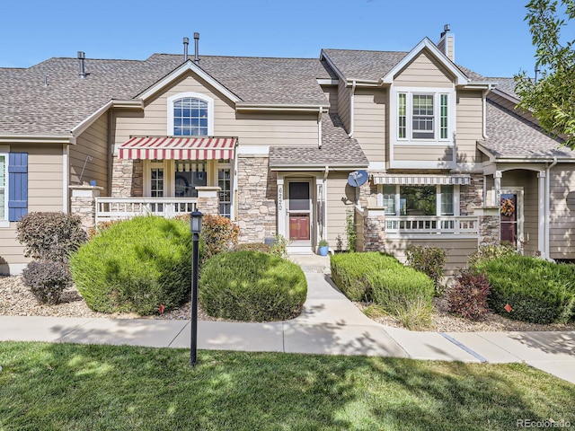 view of front of home with a front yard