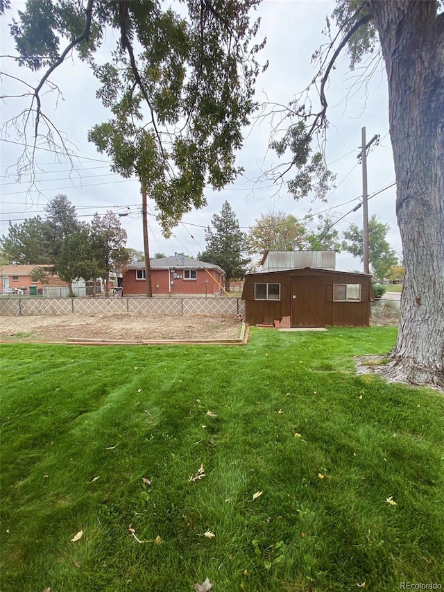 3000 Billings St, Aurora, CO 80011 - view of yard with an outdoor structure