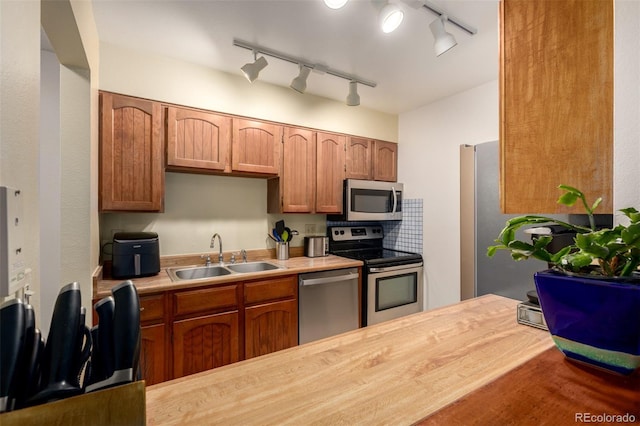 902 S Yukon St, Lakewood, CO 80226 - photo 21