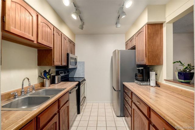 902 S Yukon St, Lakewood, CO 80226 - photo 22