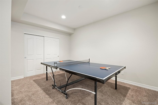 game room with carpet flooring