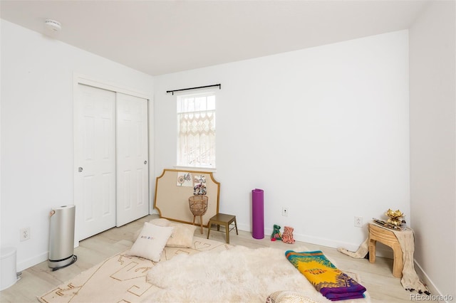 661 Snowberry St, Longmont, CO 80503 - bedroom featuring a closet and baseboards