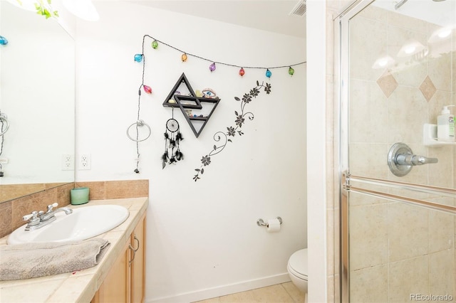 661 Snowberry St, Longmont, CO 80503 - full bath featuring visible vents, toilet, vanity, and a stall shower
