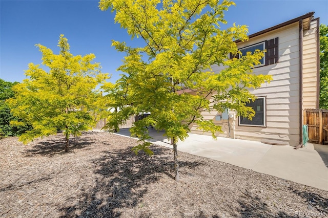3870 S Ouray Way, Aurora, CO 80013 - view of yard with a patio