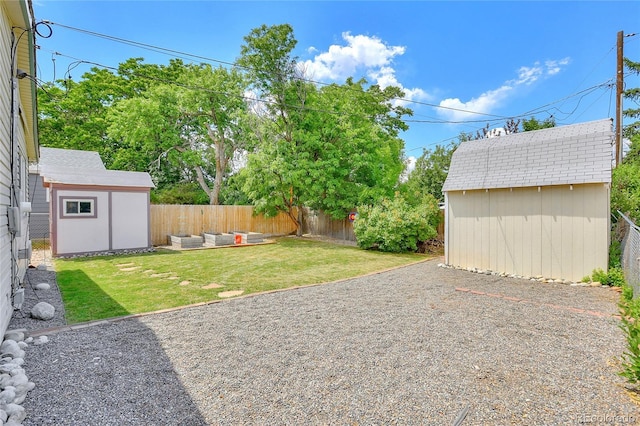 view of yard with a shed