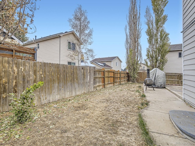 view of yard featuring a patio