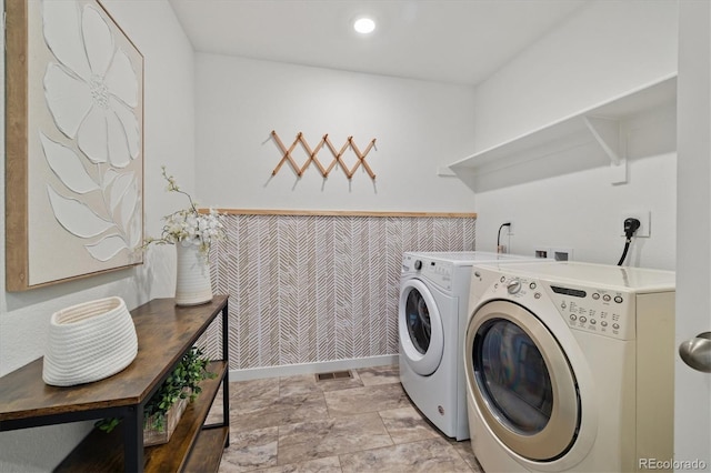 17848 Gallup St, Broomfield, CO 80023 - laundry area featuring washing machine and dryer and recessed lighting