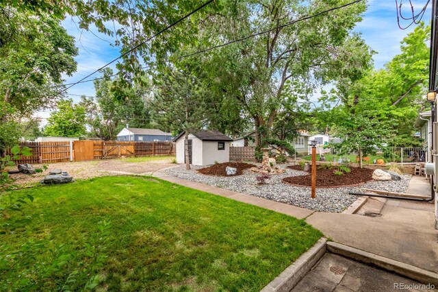 105 Bonfoy Ave, Colorado Springs, CO 80909 - photo 3