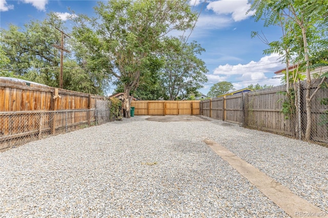 view of yard featuring a patio area