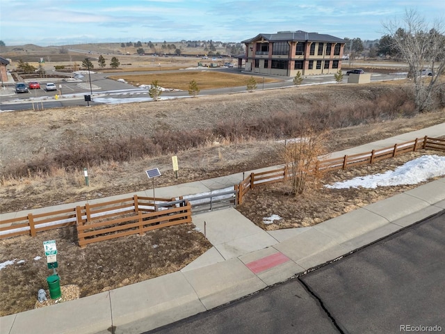 view of yard featuring a rural view