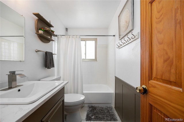 8210 W 72nd Pl, Arvada, CO 80005 - full bath featuring toilet, vanity, shower / bath combo, and tile patterned floors