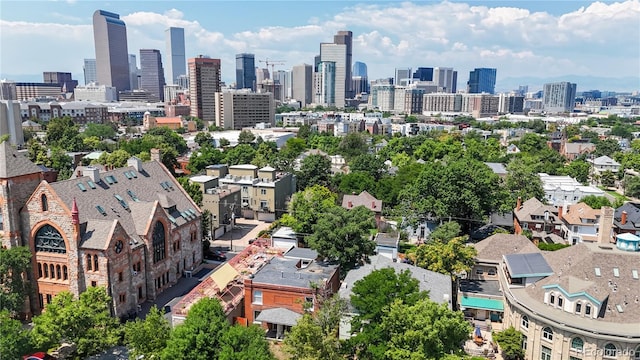 bird's eye view with a view of city