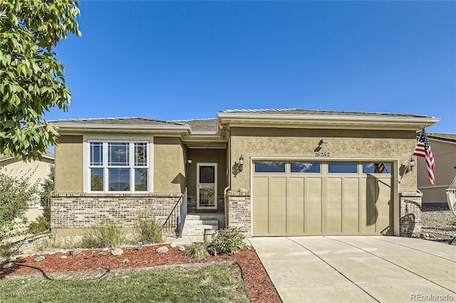 view of front of property featuring a garage