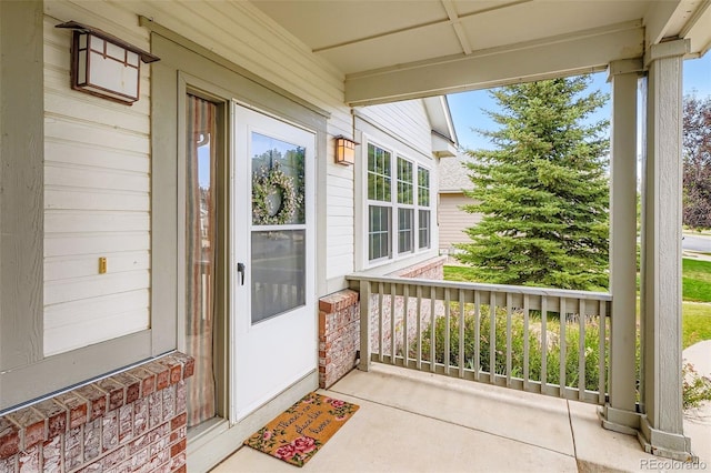 7831 S Addison Way, Aurora, CO 80016 - entrance to property featuring a porch