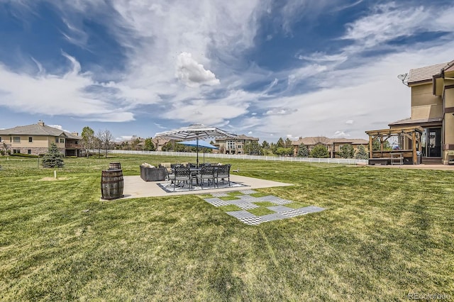 view of yard featuring a patio area