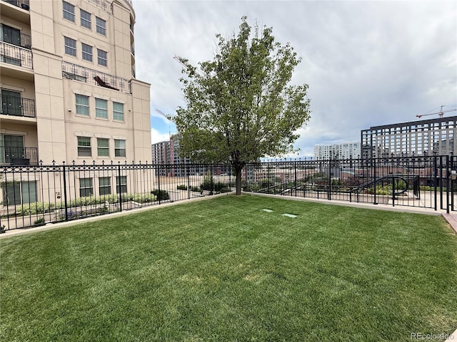925 N Lincoln St Unit 8H, Denver, CO 80203 - view of yard