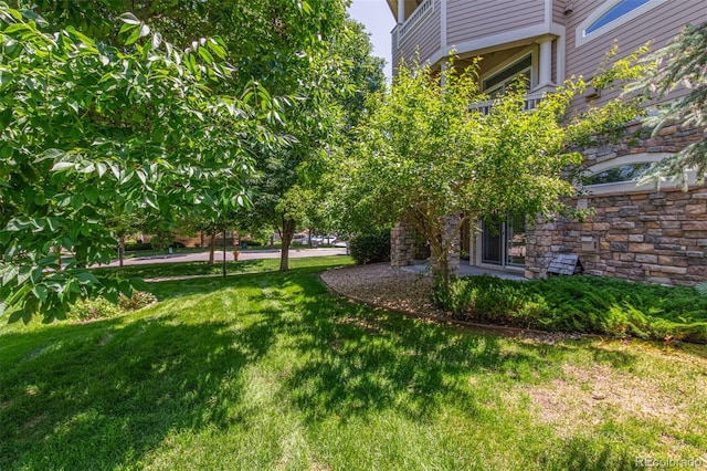 8427 S Hoyt Way Unit 107, Littleton, CO 80128 - view of green lawn