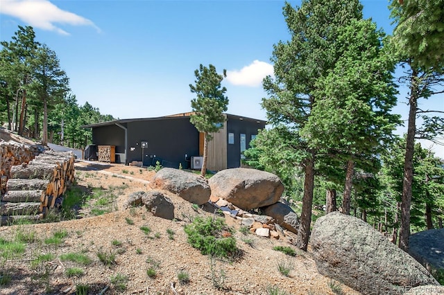 555 Sunrise Peak Rd, Manitou Springs, CO 80829 - view of yard with an outdoor structure